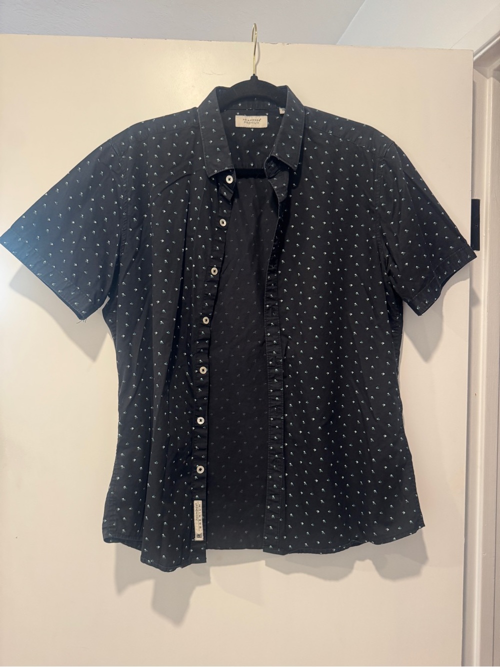 7 Diamonds Premium Black Geometric Print Short Sleeve Button-Up Shirt | Size Med
